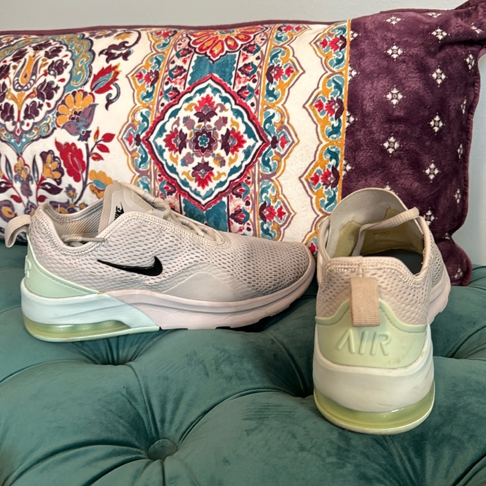 Gray and seafoam green Nike air’s.